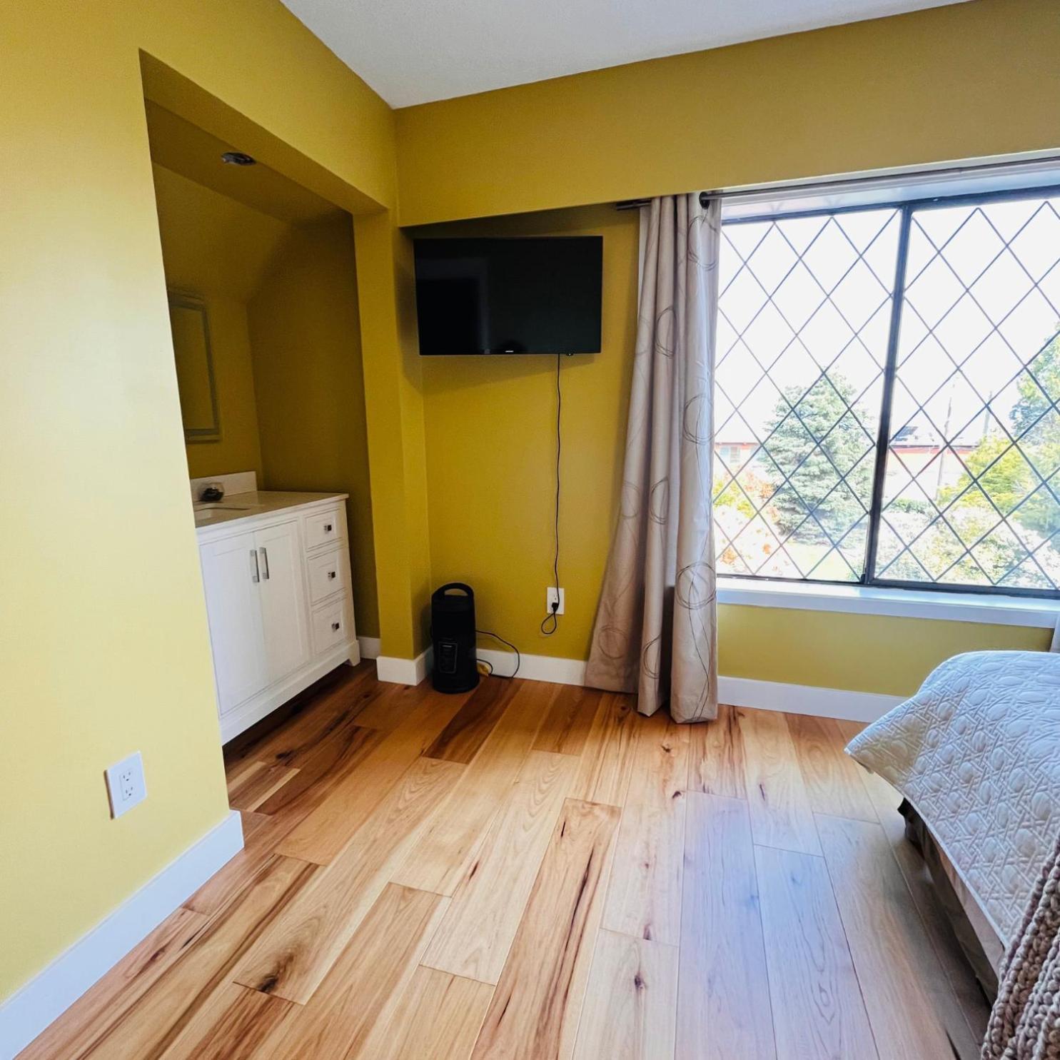 Oceanside Manor - Fancy Room - Golf Course & Beach View Qualicum Beach Exterior foto
